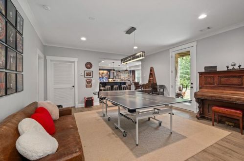 4110 Chippewa Pl, Atlanta GA  30319-1524 exterior
