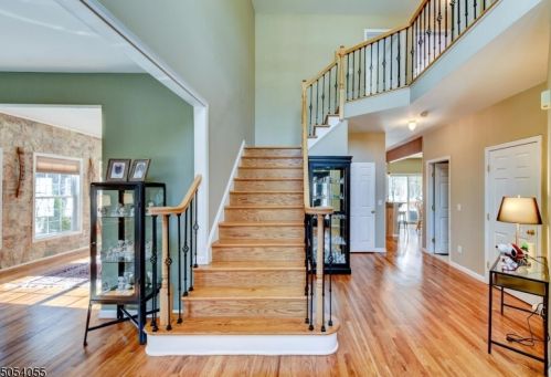 6 Valley Manor Dr, Sparta, NJ 07871-3318