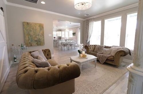 109 Concord Cir, Austin TX  78737-9073 exterior