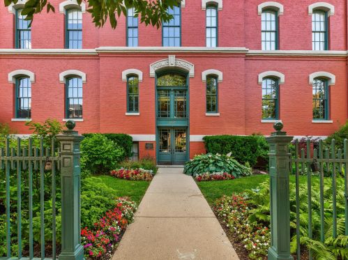 2107 Magnolia Ave, Chicago, IL 60614-4011