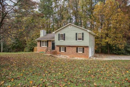 90 Derby Country Dr, Ellenwood, GA 30294-2754
