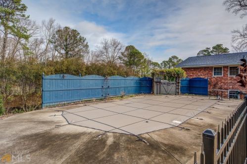 1250 Pine Knoll Ln, Conyers GA  30013-1246 exterior