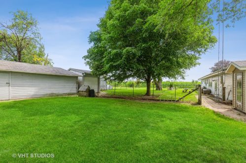 15354 Plank Rd, Sycamore IL  60178-8743 exterior