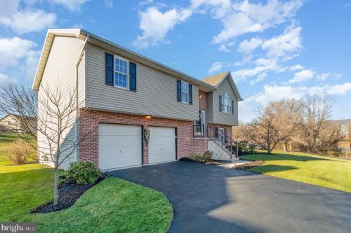 423 Bernheisel Bridge Rd, Carlisle, PA 17015-9025