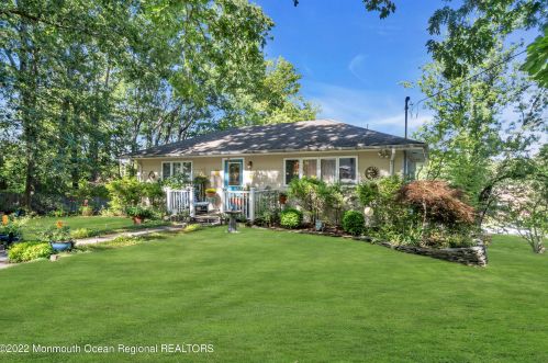 15 Poplar St, Jackson Twp, NJ 08527-2715