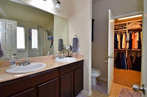 1065 Four Seasons Farm Dr, Uhland TX 78640-5765 exterior