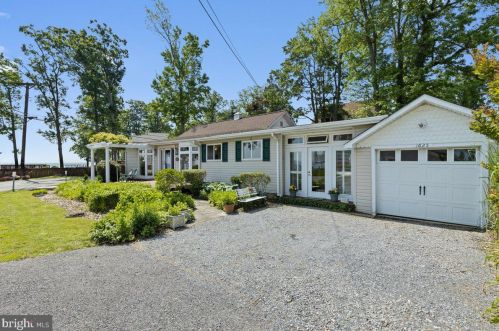 1625 Winters Ave, Shady Side MD 20764-9718 exterior