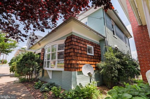 329 Mildred St, Charles Town, WV 25414-1833