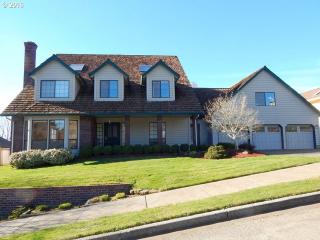 849 Fremont St, Camas, WA 98607-9376