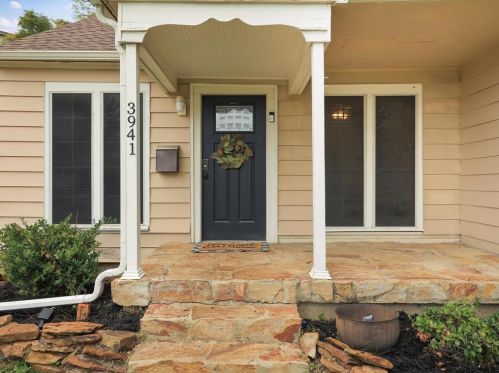 3941 Adrian Dr, Dallas, TX 75209-2601