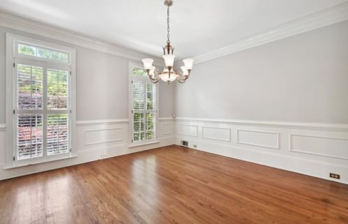 1011 Byrnwyck Rd, Atlanta GA  30319-1665 exterior