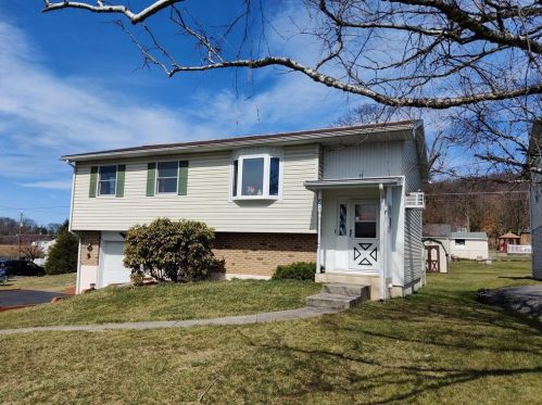 835 Juniata St, Allentown, PA 18103-3974