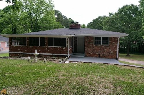 5656 Handley Blvd, Morrow, GA 30260-3920