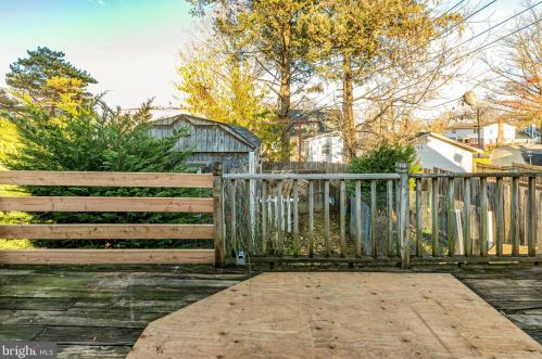 208 Pkwy Ave, Trenton NJ 08618-2749 exterior