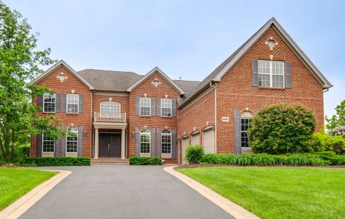 6081 Westminster Ln, Gurnee, IL 60031-1049