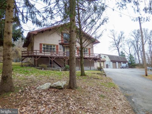 1949 Druck Valley Rd, York, PA 17406-2426