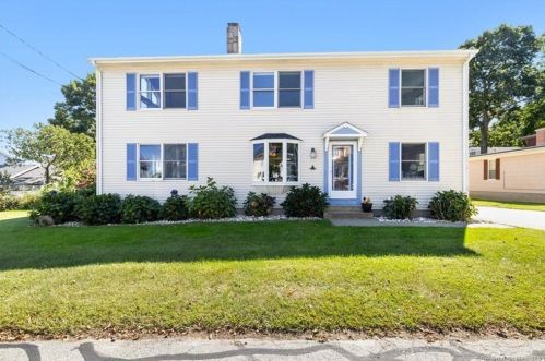 5 Dart St, Niantic, CT 06357-3607