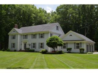 39 Pilgrim Dr, Manchester, NH 03110-6038