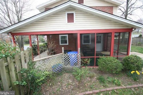 10405 Kinloch Rd, Silver Spring MD 20903-1243 exterior