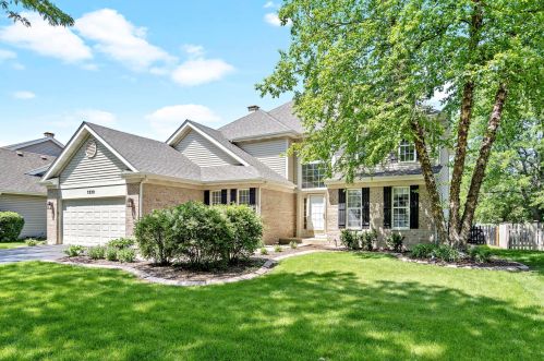 1332 Deerfield Ln, Hanover Park, IL 60103-1824