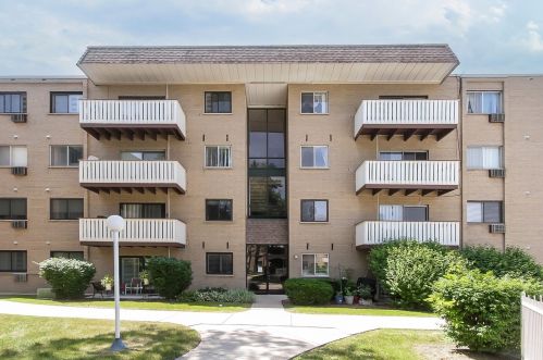 280 Westgate Rd, Mount Prospect, IL 60056-2628