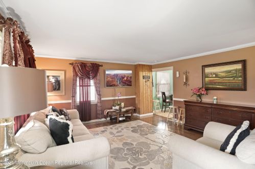 60 Barkalow Ave, East Freehold, NJ 07728-2064