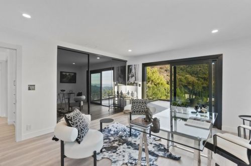 2434 Delisle Ct, Glendale CA  91208-2210 exterior