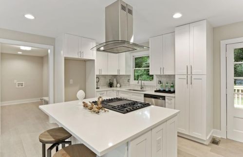 4904 Lakeside Dr, Atlanta GA  30360-1760 exterior
