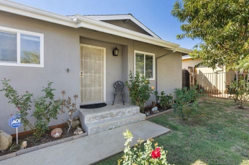 1049 Fern St, Escondido, CA 92027-1514