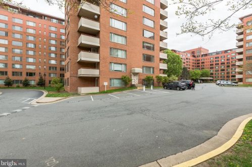 1121 Arlington Blvd, Arlington VA  22209-3215 exterior