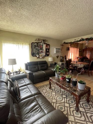 920 Orange St, Colton, CA 92324-1616