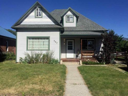 307 Terrace St, Baker, ID 83467-4142