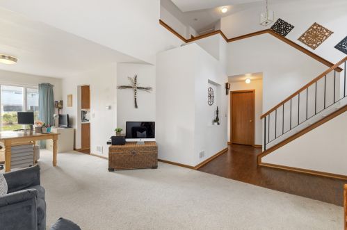 17917 Hampshire Dr, Gurnee, IL 60031-4567