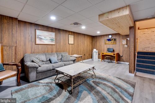 239 Railroad Ave, Ephrata PA  17522-2327 exterior