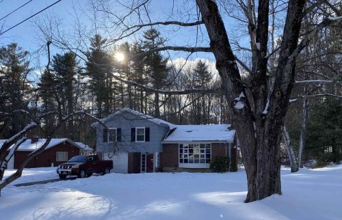 59 Edgewood Rd, Lee, NH 03824-2102