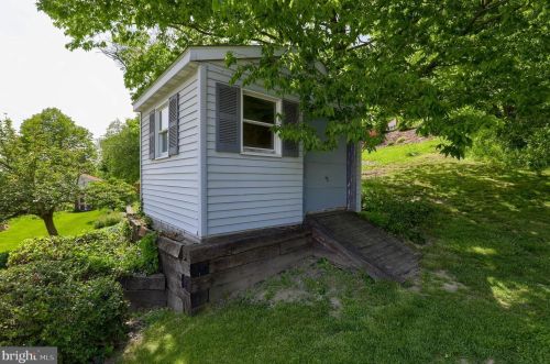 1650 Stony Battery Rd, Lancaster PA  17601-1287 exterior