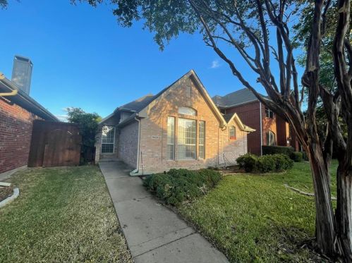 8428 Pipe Stone Dr, Plano TX  75025-4200 exterior