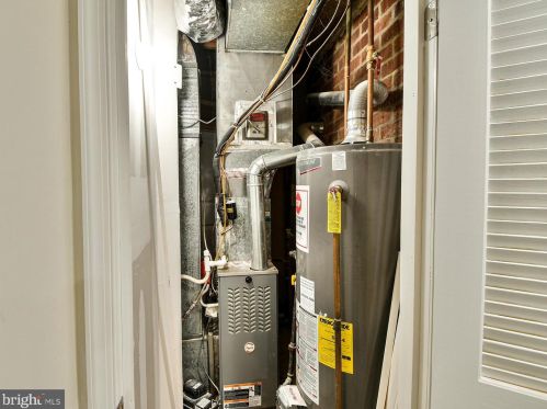 8708 Sundale Dr, Silver Spring MD 20910-5039 exterior