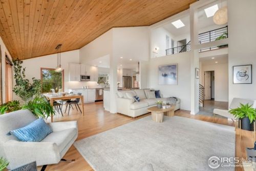 9042 Thunderhead Dr, Boulder, CO 80302-9353