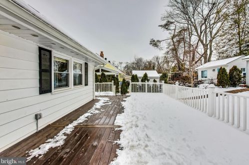 903 Robin Rd, Silver Spring MD  20901-1872 exterior