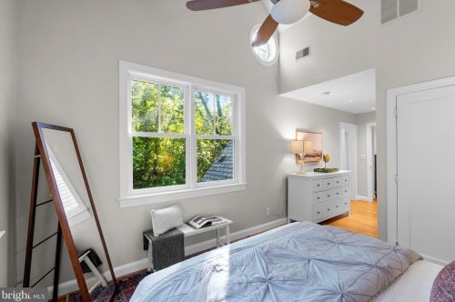 1118 Dl Dr, Silver Spring MD 20910-1601 exterior