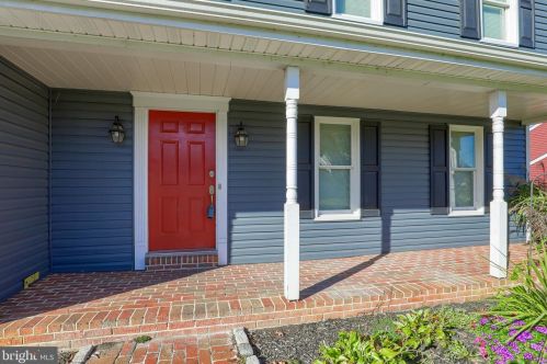 1551 Dunmore Dr, Lancaster PA  17602-1247 exterior