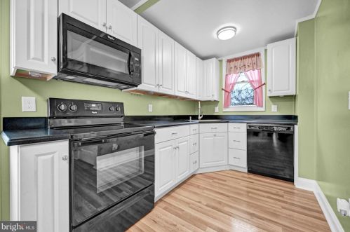 987 Baltimore St, Hanover PA  17331-4413 exterior