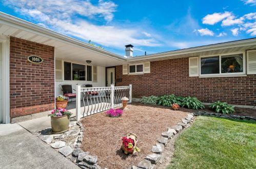 1008 Imperial Blvd, Springfield, OH 45503-2019