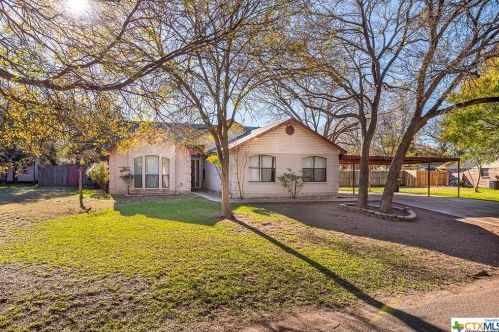 5473 Lakeshore Dr, Morgans Point, TX 76513-4812