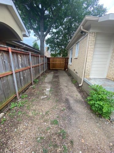 804 Cedar Hill Ave, Dallas TX  75208-4084 exterior