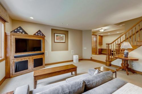 3826 Bridgewater Dr, Saint Paul MN  55123-2528 exterior