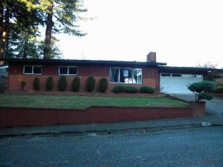 2315 Russ St, Eureka, CA 95501-4751