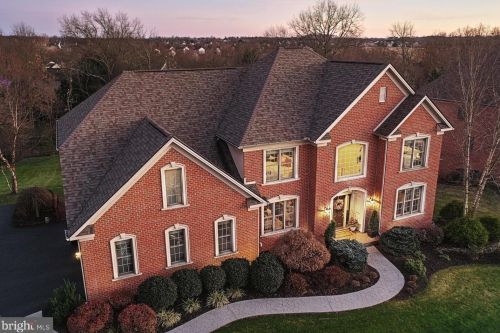 1278 Stonehenge Dr, York, PA 17404-9186