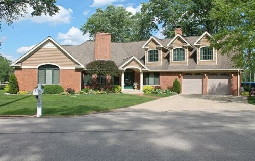 4444 Riverside Dr, Bull Valley, IL 60014-2540